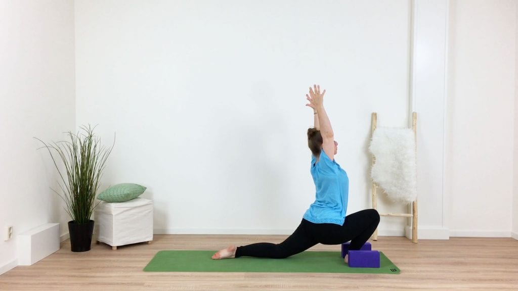 yoga met blokken asana