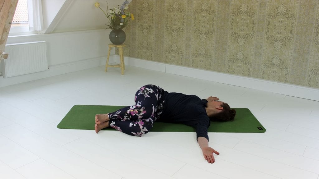 Gedraaide buikhouding YOGAPLAZA