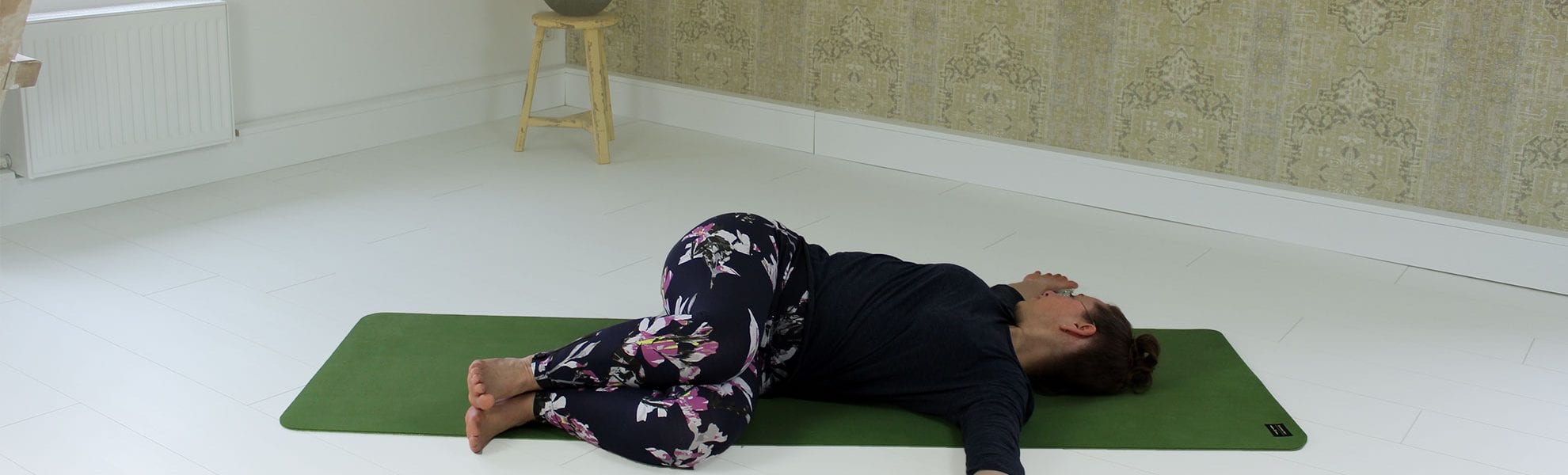 Gedraaide buikhouding YOGAPLAZA