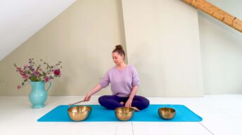 Rustgevende Klanken: Een Moment van Pure Ontspanning Yogaplaza